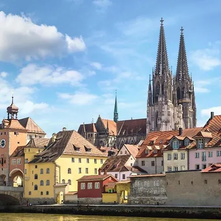 2 Stock Ostengasse 13 * Regensburg