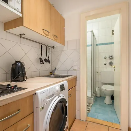 2 Stock Ostengasse 13 Apartman